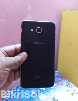 Samsung Galaxy J7 ( Used) Set 100% ok